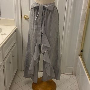 BLUE AND WHITE STRIPED FLOWY PANTS